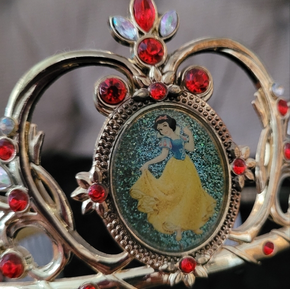 DISNEY GIRLS SNOW WHITE PRINCESS CROWN - Picture 4 of 4